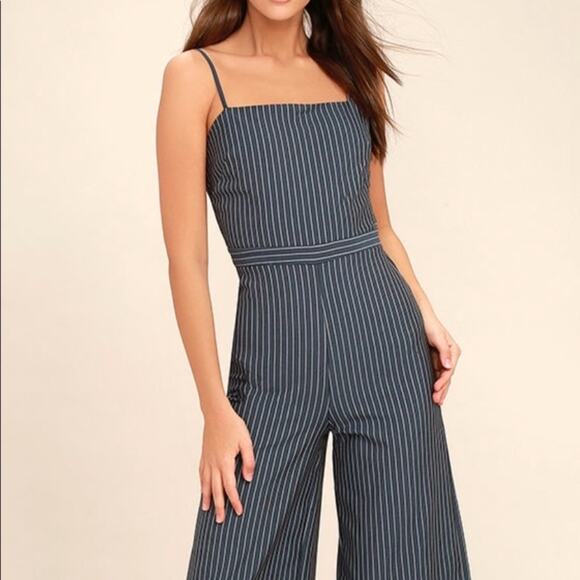 NWT Lulu’s Negotiation Slate Striped Midi Jumpsuit pinstripe culotte sz M - Picture 2 of 7